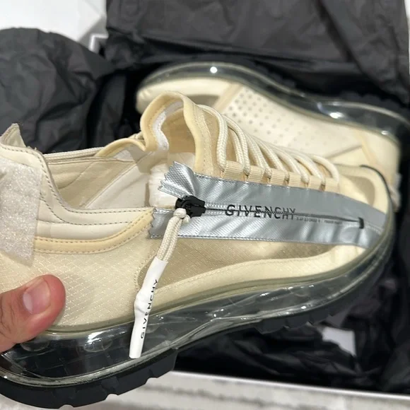 Givenchy Off-White Spectre Runner Zip Sneakers Size 42 9 US DD300